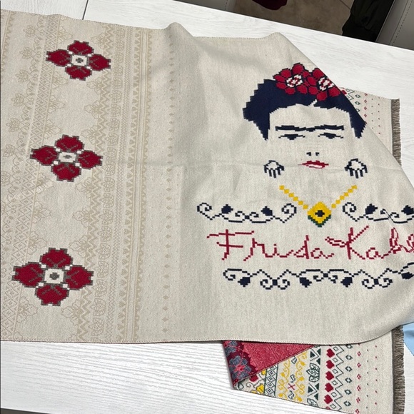 NWOT Frida Kahlo wrap - Picture 4 of 5